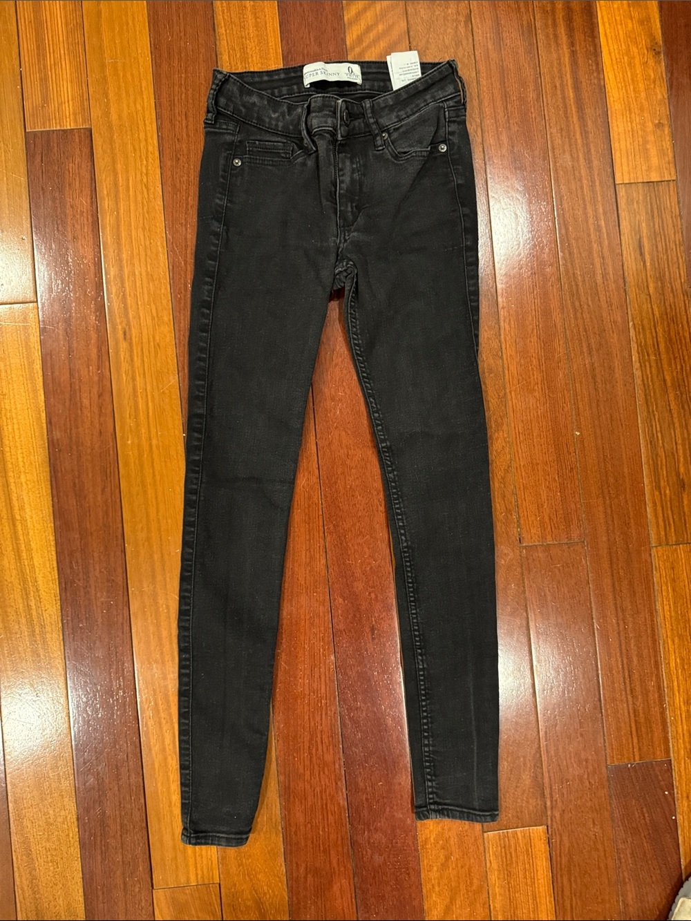 Abercrombie & Fitch Black Skinny Jeans — Women's High-Rise